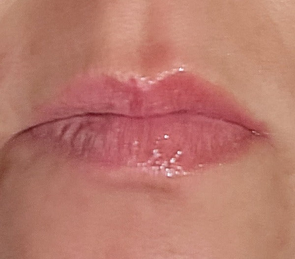 Bee Kiss Lip Plumping Cinnamon and Honey Lip Gloss