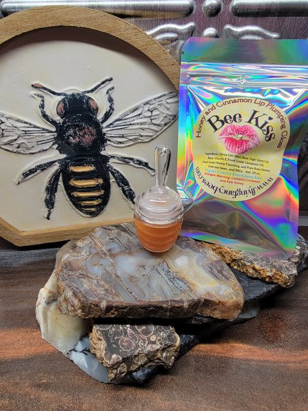 Bee Kiss Lip Plumping Cinnamon and Honey Lip Gloss