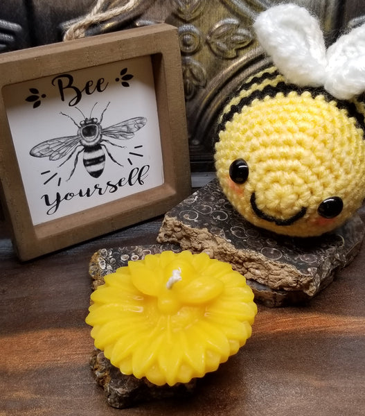 Pure Beeswax Floating Flower Bee Candle